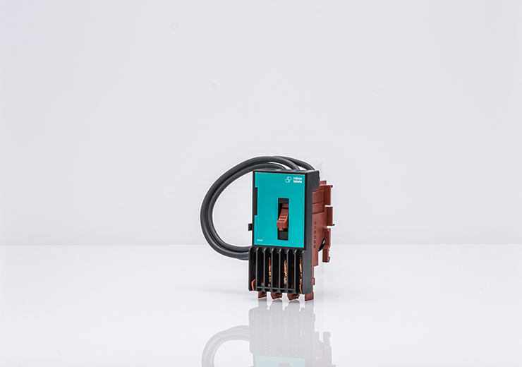 stanzteil-auf-elektronischem-bauteil