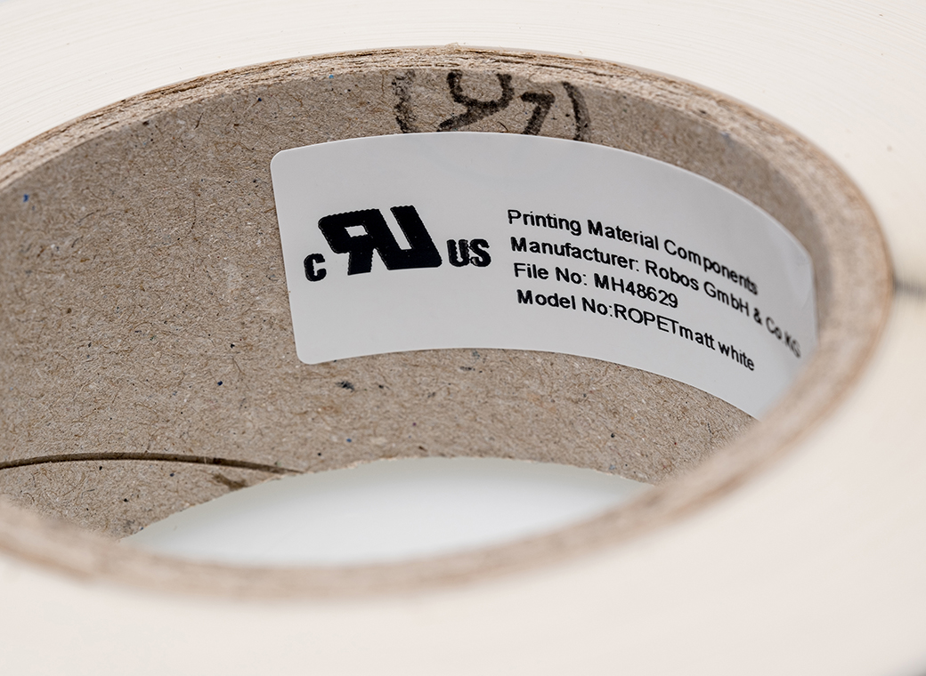 The correct inscription of label rolls in the roll core avoids confusion.