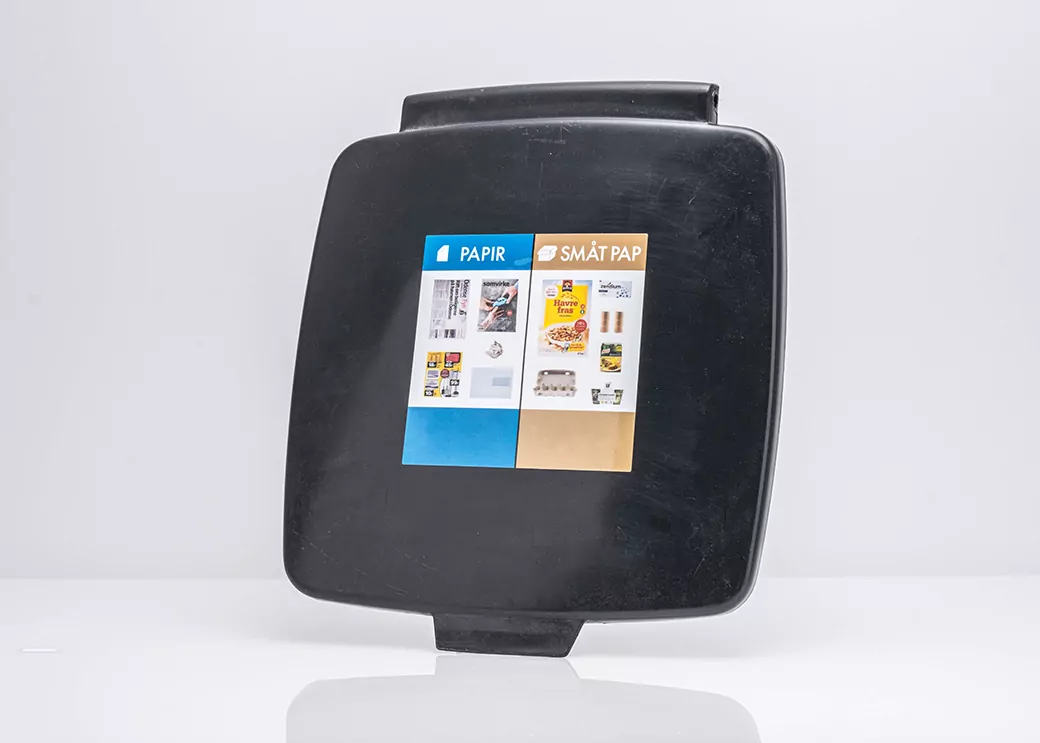 The labels for garbage containers adhere safely to convex surfaces as well.