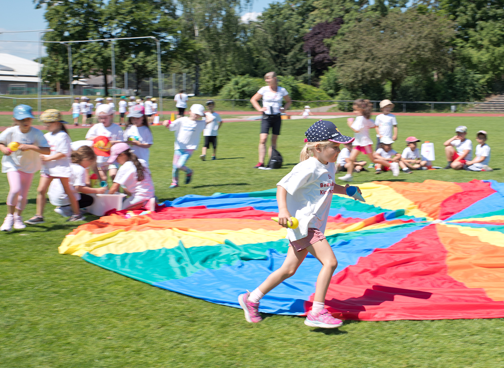 The sportive tasks aimed at promoting the cohesion of the group.
