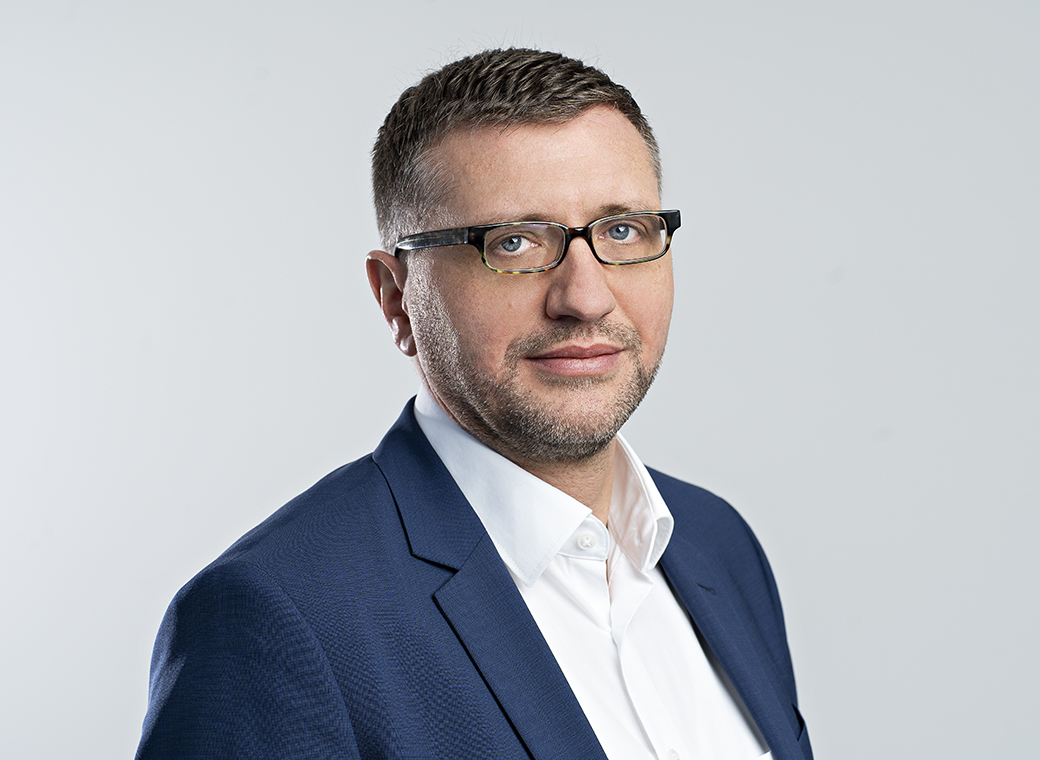 Since 2020 Frank Laux is key account manager at robos-labels and accompanies challenging labeling projects.