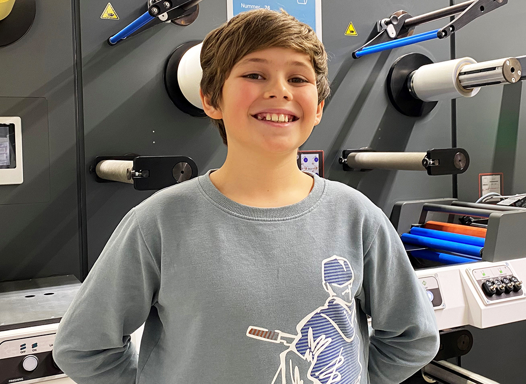 Emre got to know the production of robos-labels on the action day. A working day can be quite long.