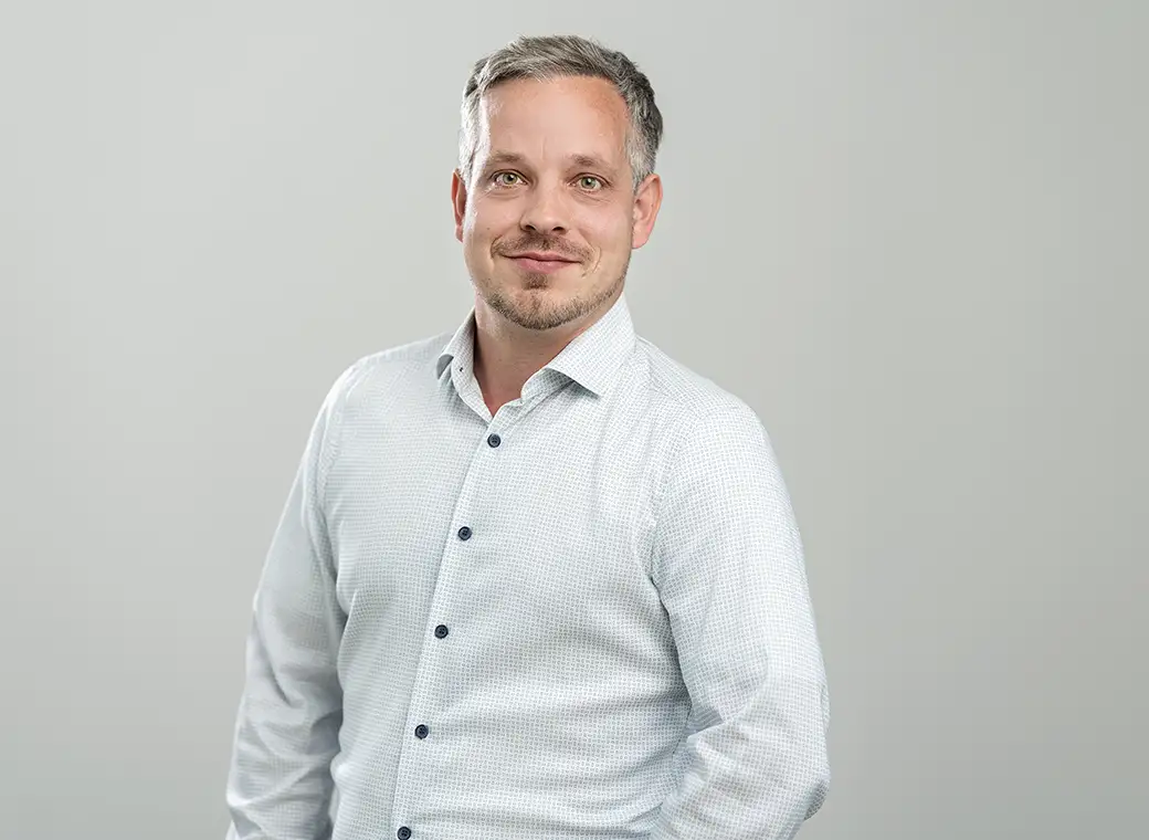 Bastian Wind vom Technical Sales-Team berät Sie gerne zu geeigneten Materialien für Ihre Anwendung.