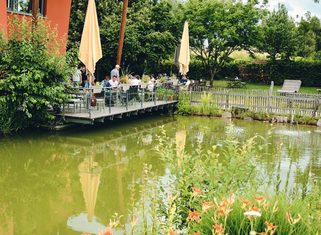 Culinary break: Fresh salads and cakes keep us energized at Weleda’s idyllic café.