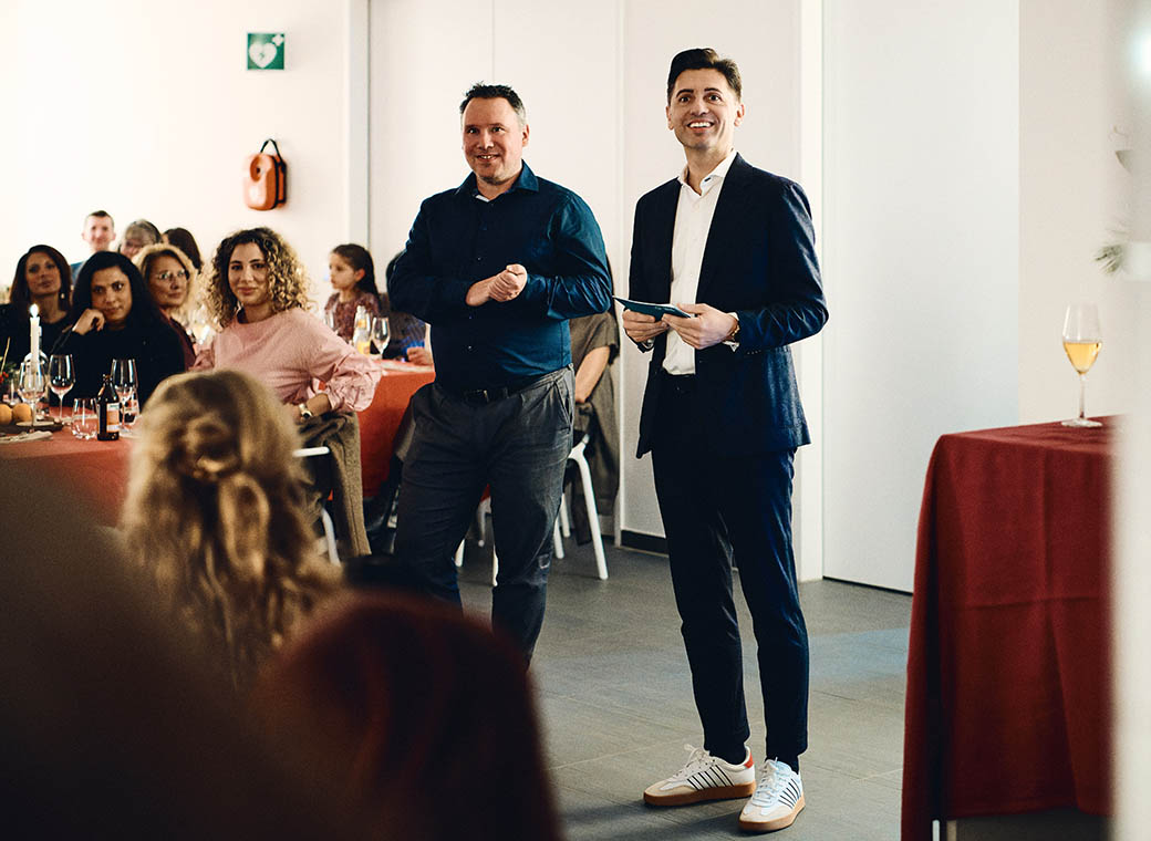 Daniel Sugg and Simon Reuter welcomed the guests.
