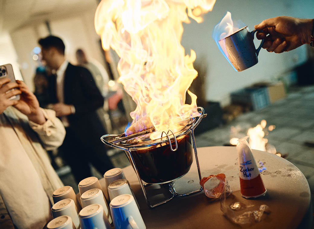 A special highlight: the *Feuerzangenbowle*.